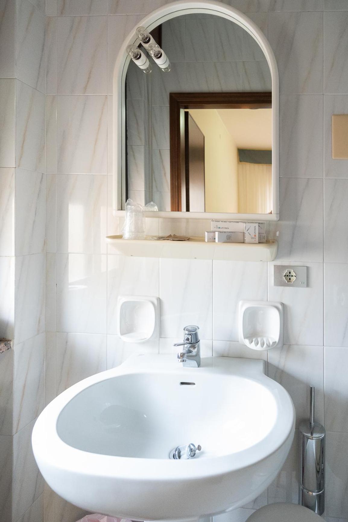 Easy Hotel Meryon Sottomarina Quarto foto